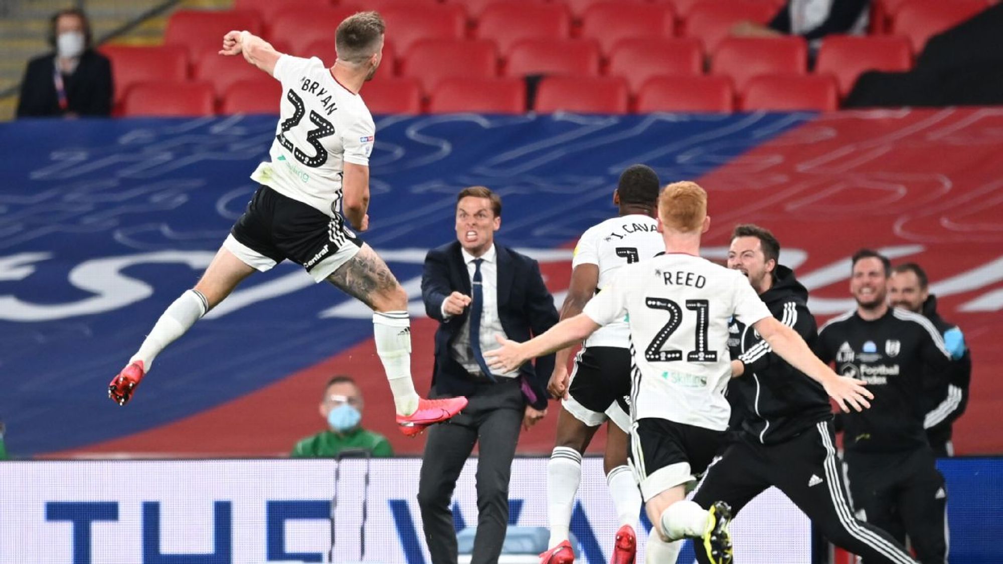 利用法律和 利用法律和